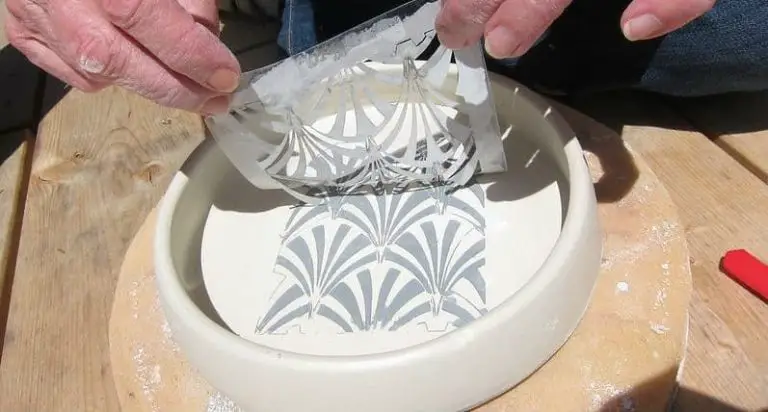 What Underglaze Is Best For Sgraffito?