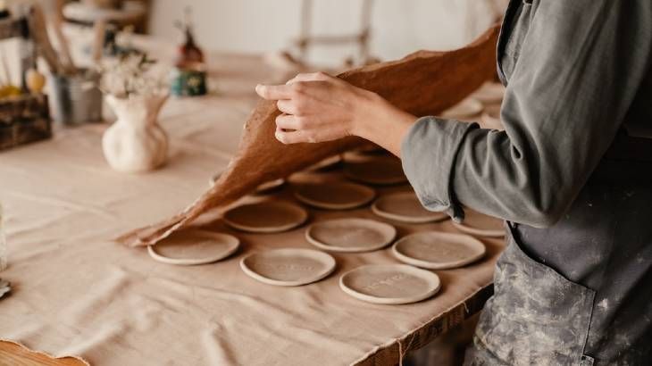 How Do You Flatten Clay Without A Slab Roller?