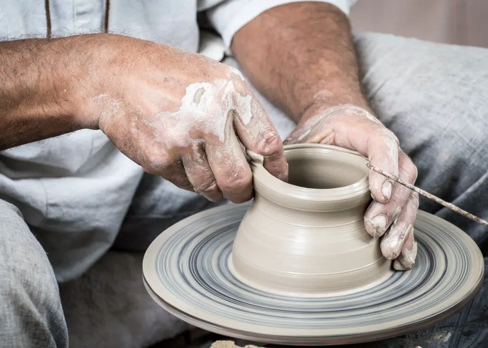 a pottery wheel with non-toxic glaze ingredients