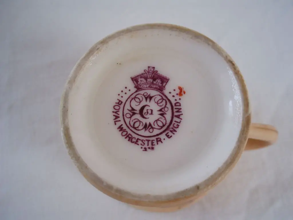antique royal doulton and royal worcester marks from the 19th century are highly sought after by collectors.