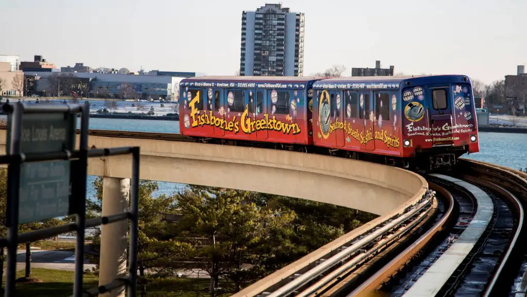 detroit people mover train
