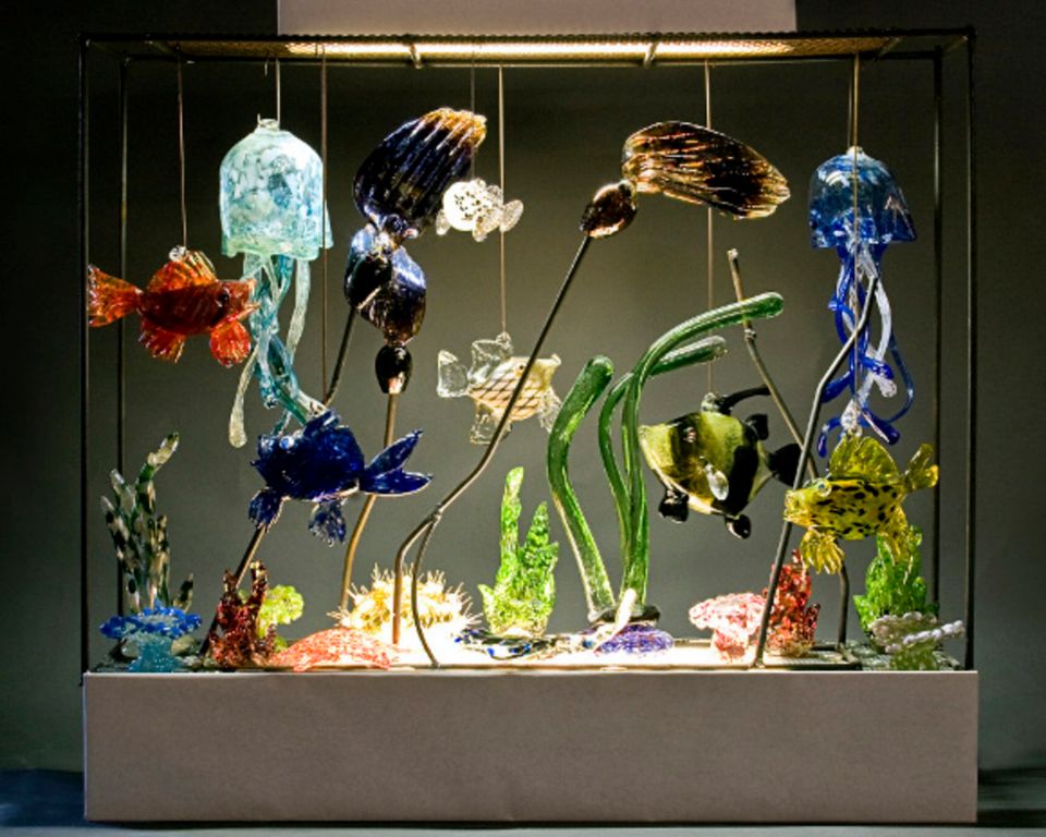 example of glass art made by manipulating malleable glass