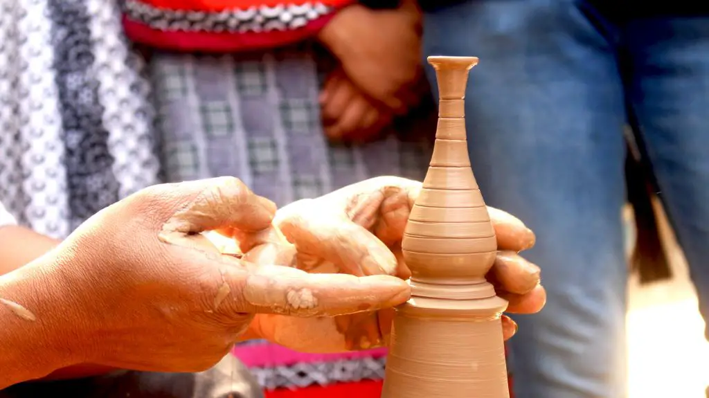 examples of household items used as clay molds