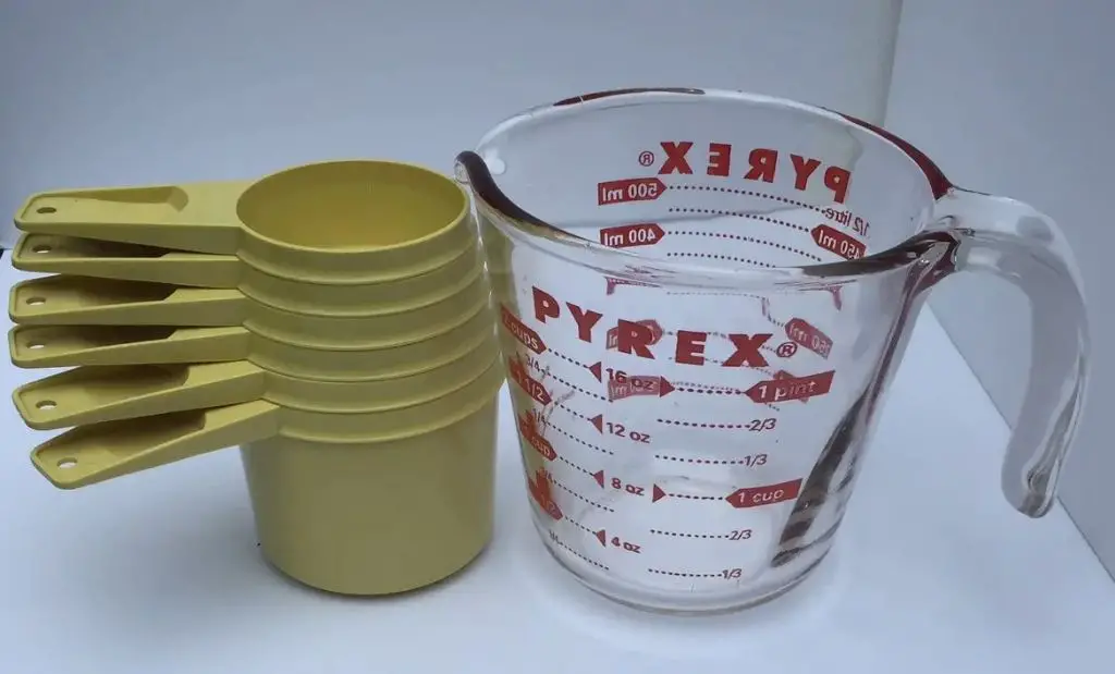 glass, plastic, and metal are common materials used for measuring cups