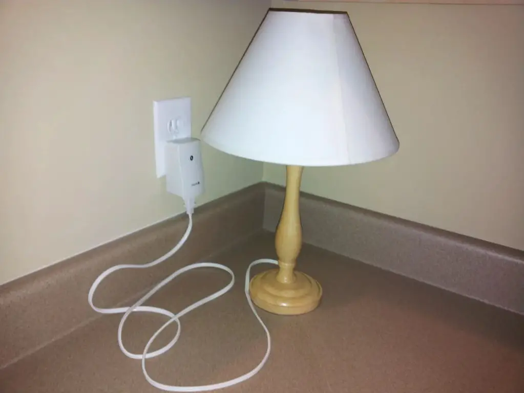 having ample outlets allows you to power lamps, machines, and devices needed for crafting