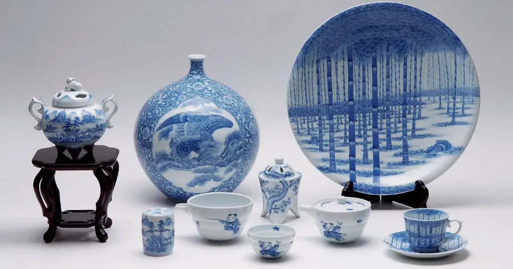 japanese pottery utilizes a variety of unique techniques that contribute to its distinctive styles and aesthetics.