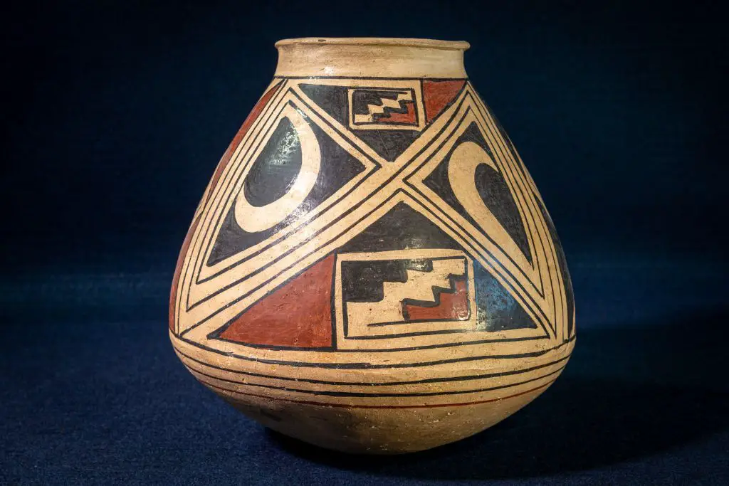 juan quezada revived the lost pottery techniques of the casas grandes culture in the 1970s