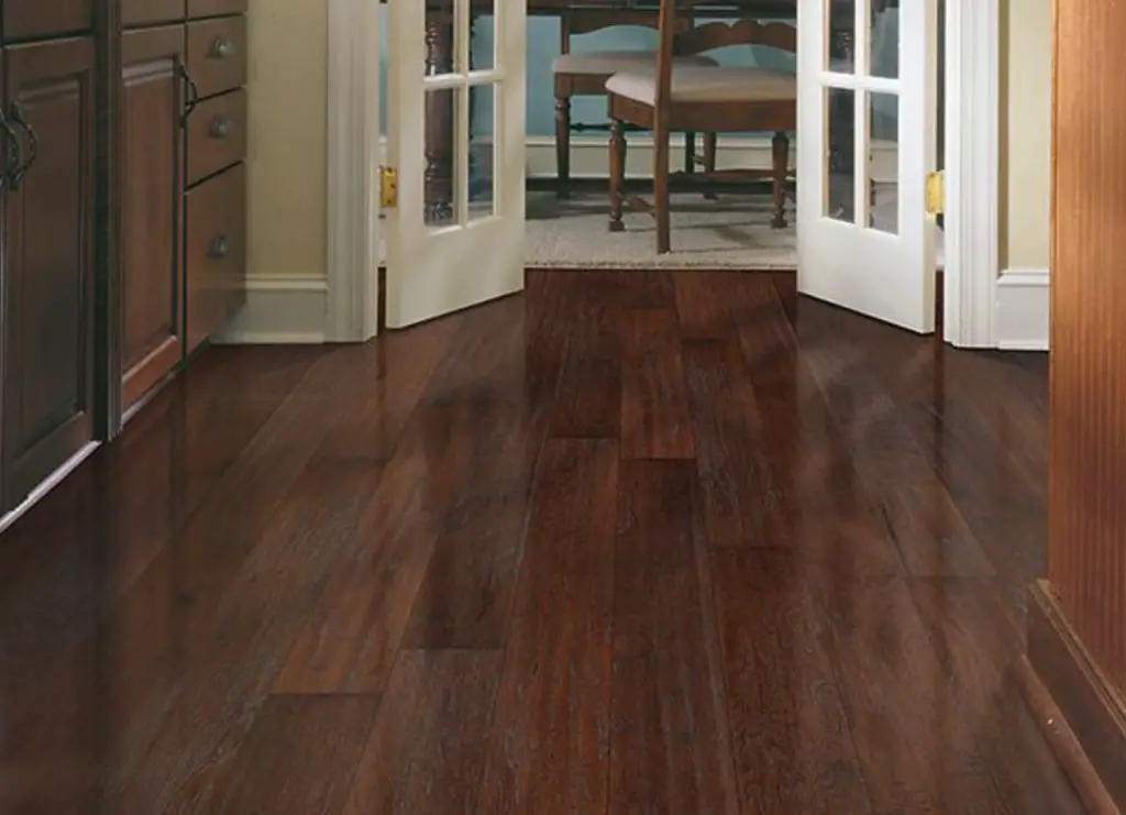 medium wood tones provide a nice balance with dark floors