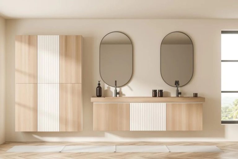 What Is The Current Trend In Bathroom Mirrors?