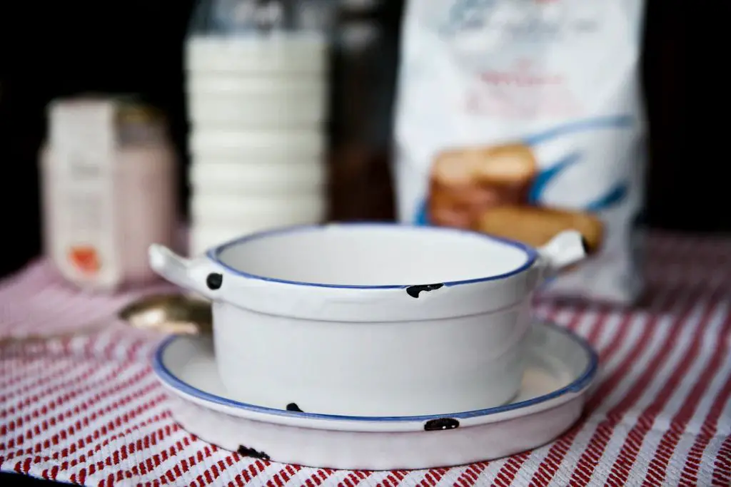 porcelain enamel cookware safe for oven use