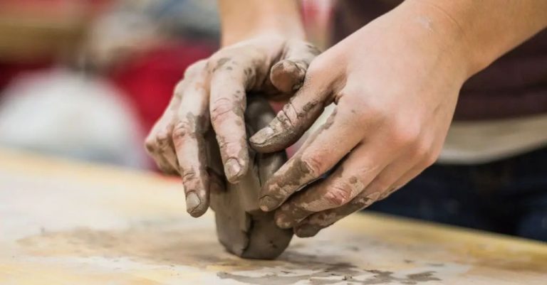 Which Clay To Use For Pottery Wheel?