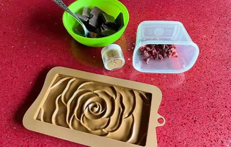 What Do You Mix With Silicone To Make Molds?