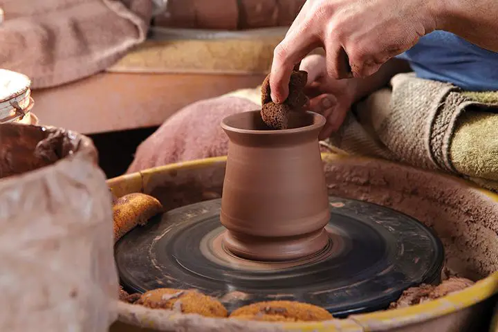 What Is Stoneware Material?
