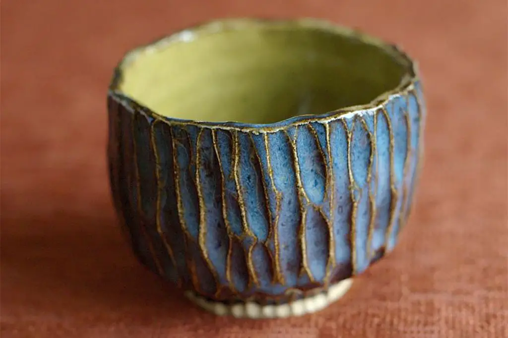 textured pinch pot