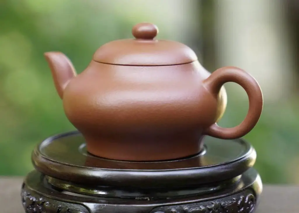 yixing purple clay teapot