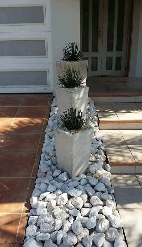 30 White Rock Landscaping Ideas: Creating The Perfect Home