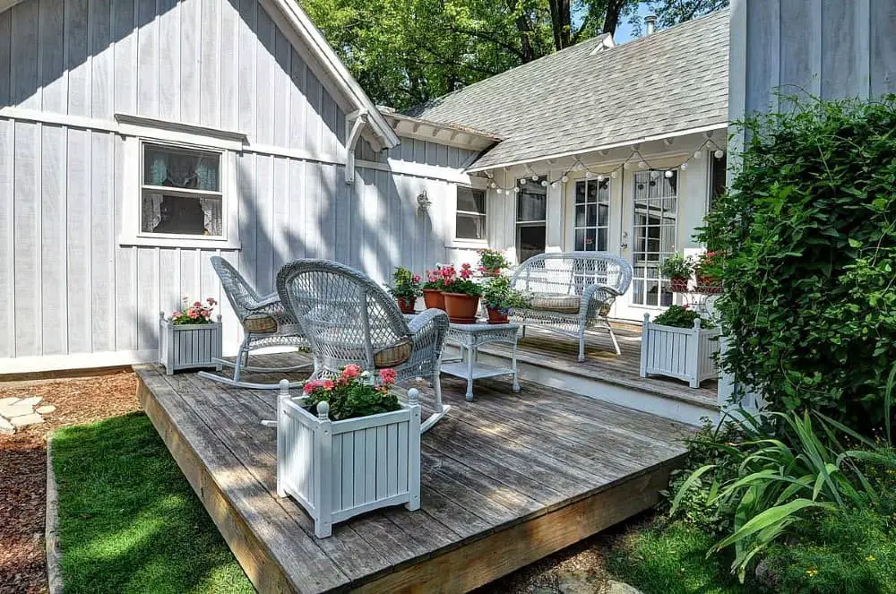 Side-Yard Deck