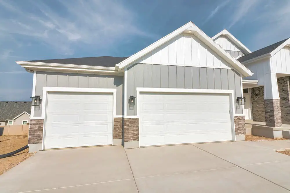 Portico/breezeway garage