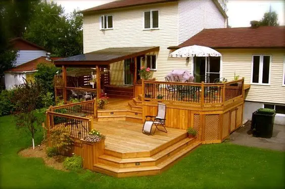 Your Multi-Level Deck Can Have Built-In Seating