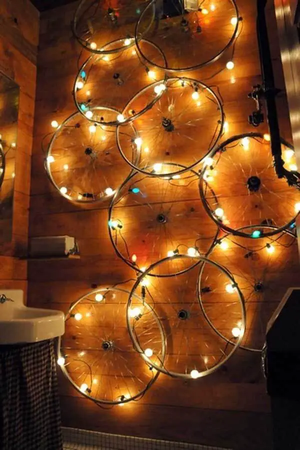 10- Recycled Christmas Wall Decorations