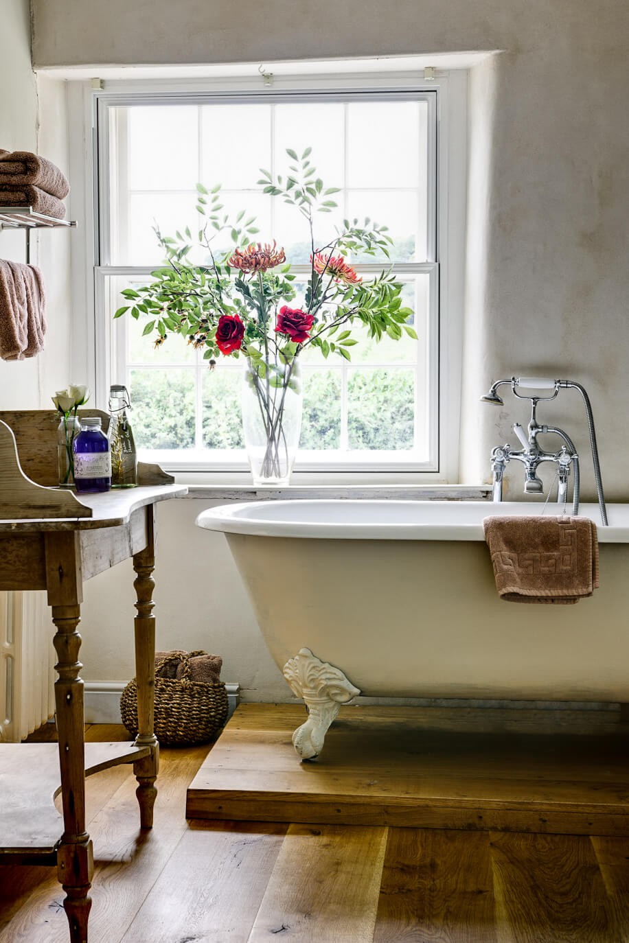 Vintage Clawfoot tub