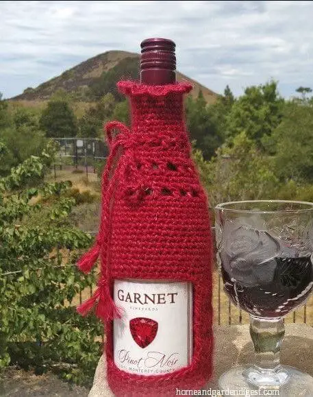 Crochet drops pinot bottle cover