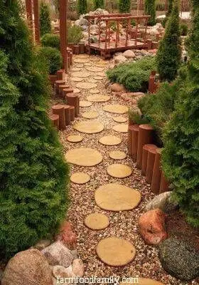 Stump garden pathway