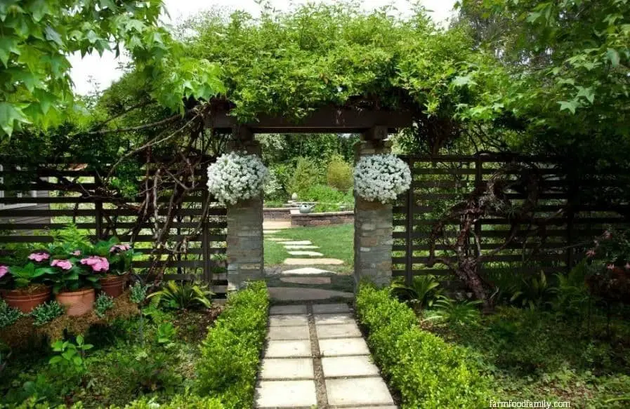 Entrance arbor