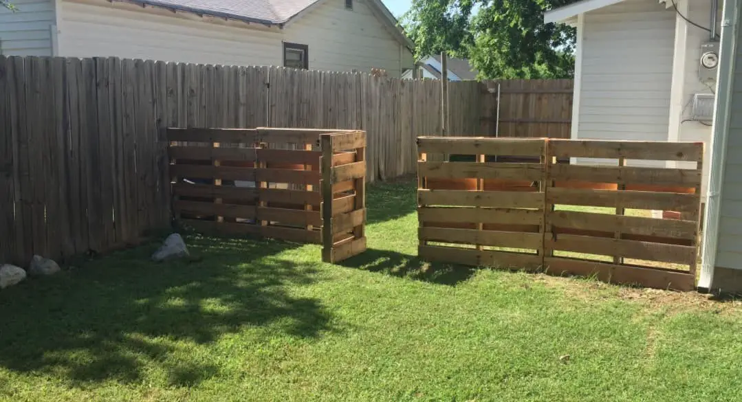 Pallet fence ideas for dogs