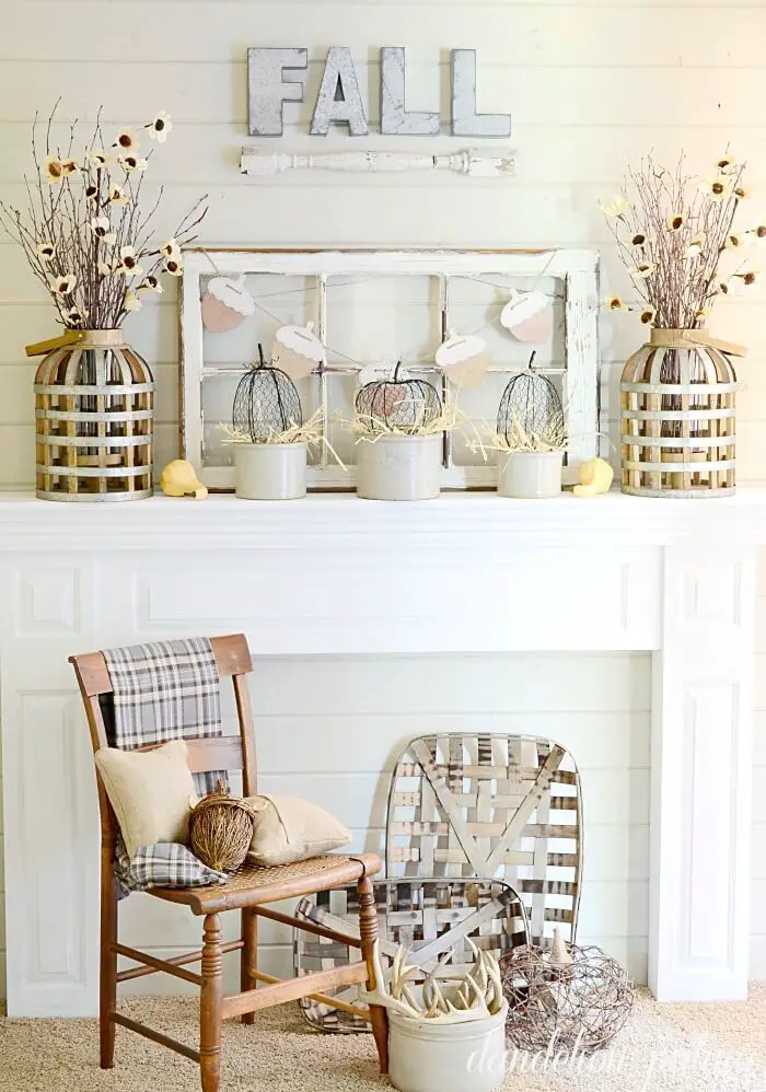 Neutral mantel with fall sign