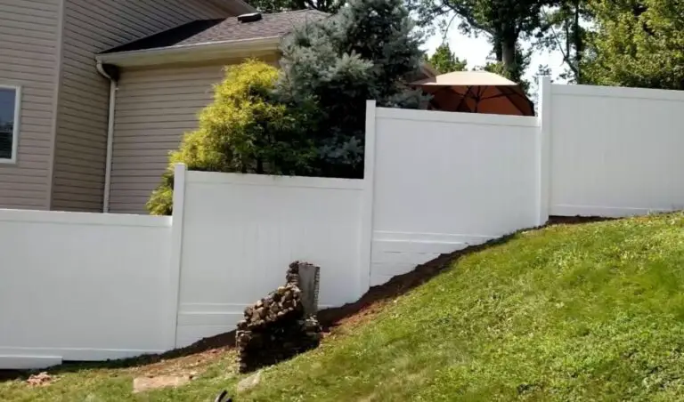 15 Brilliant Fence On Slope Ideas For A Stunning Yard Makeover