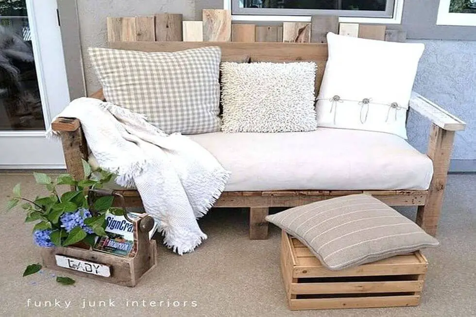 Build a Pallet Wood Sofa