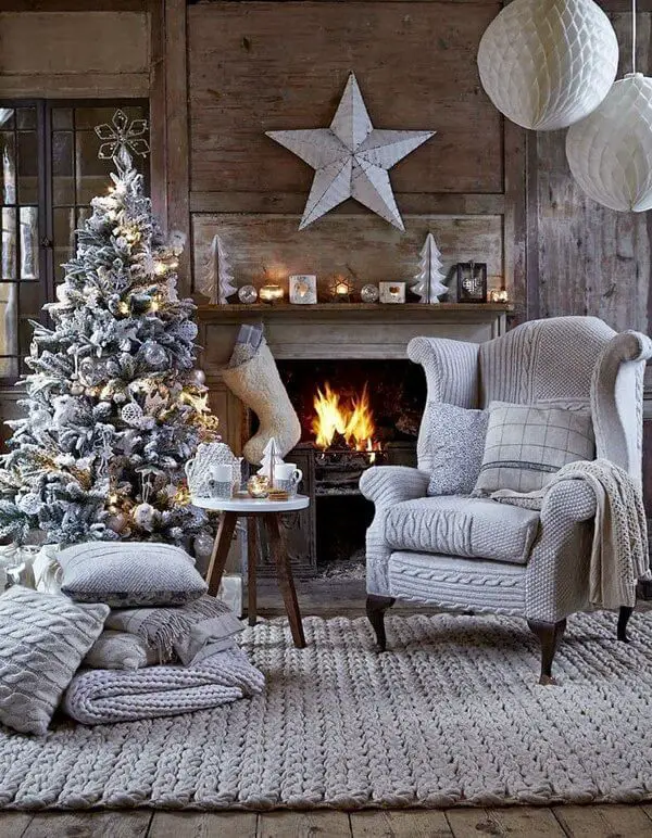 32-40. More indoor Christmas decor ideas