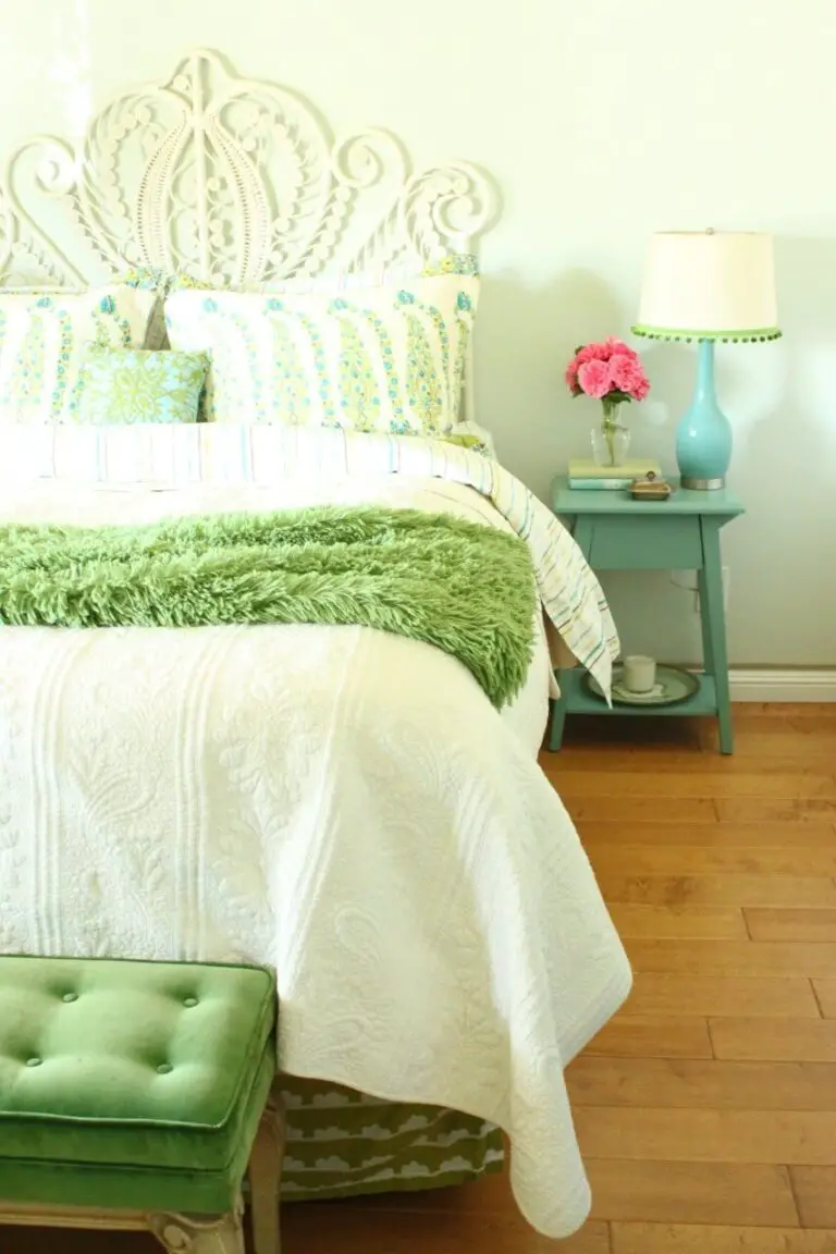 25 Best Colors To Pair With Mint Green For A Room