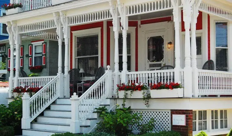 Porch Posts Made of Vinyl