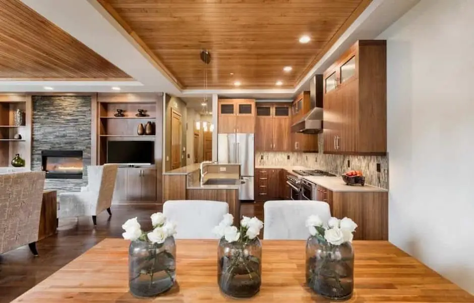 Tray ceiling with wood planks