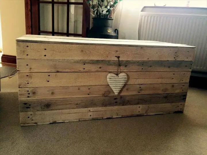 Wooden Pallet Chest