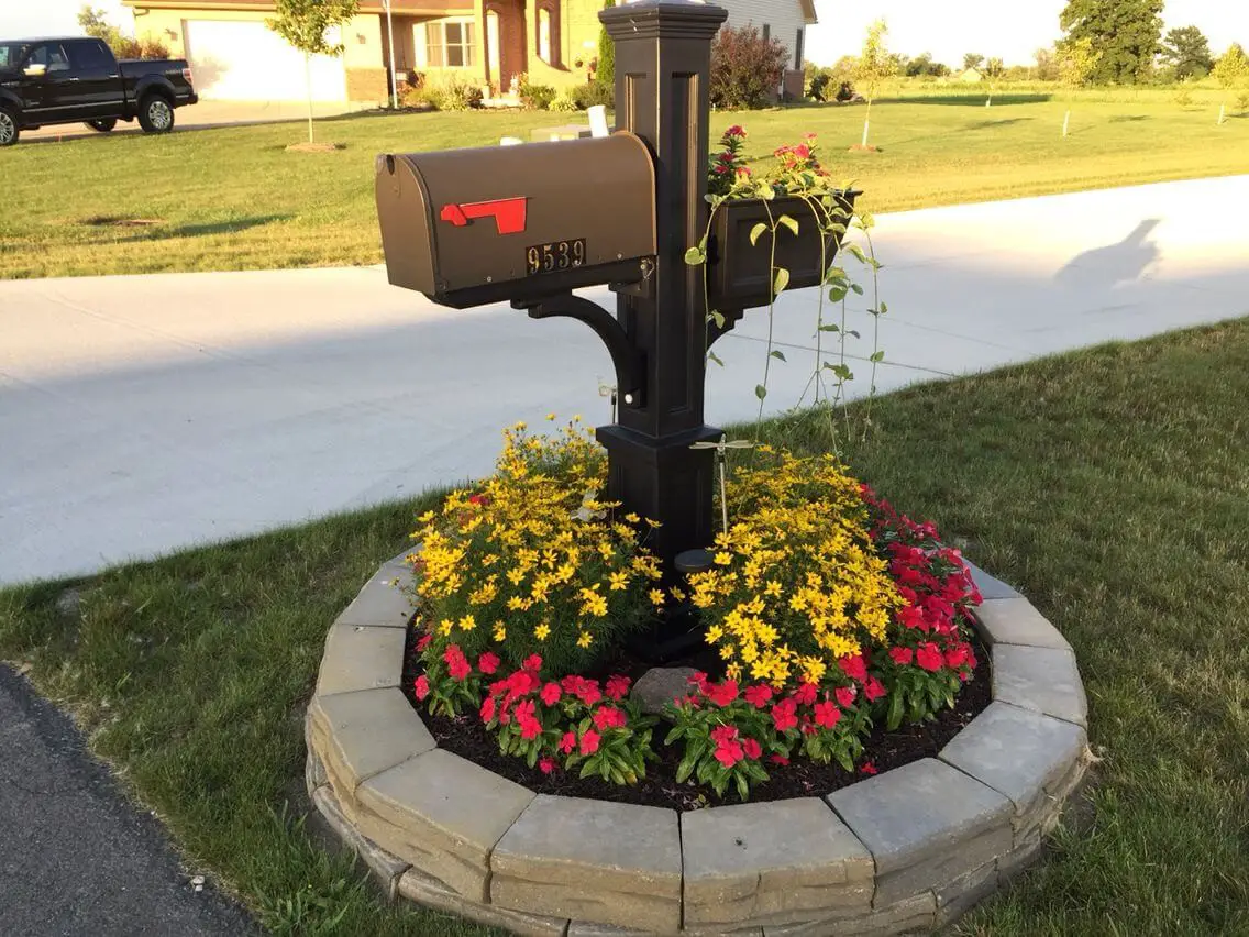 Easy mailbox with flower beds