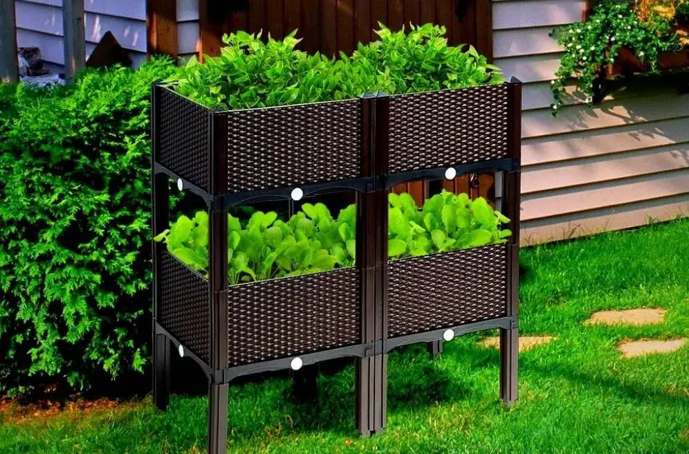 Pocket waist high raised bed