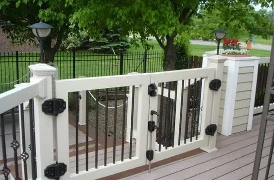 Unique And Chic Deck Gate