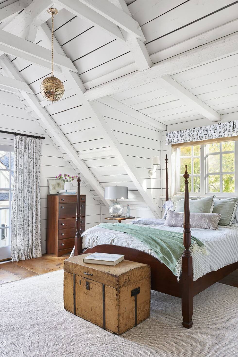 Shiplap bedroom