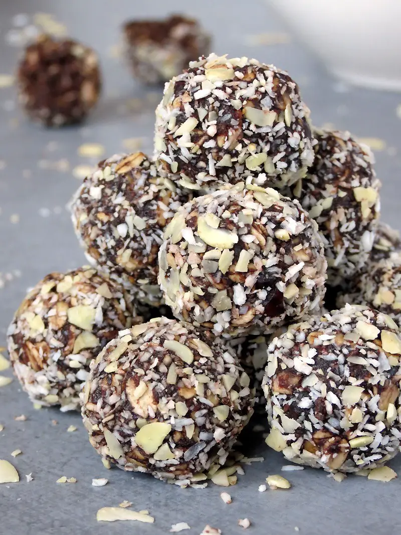 Healthy No-Bake Chocolate Energy Bites