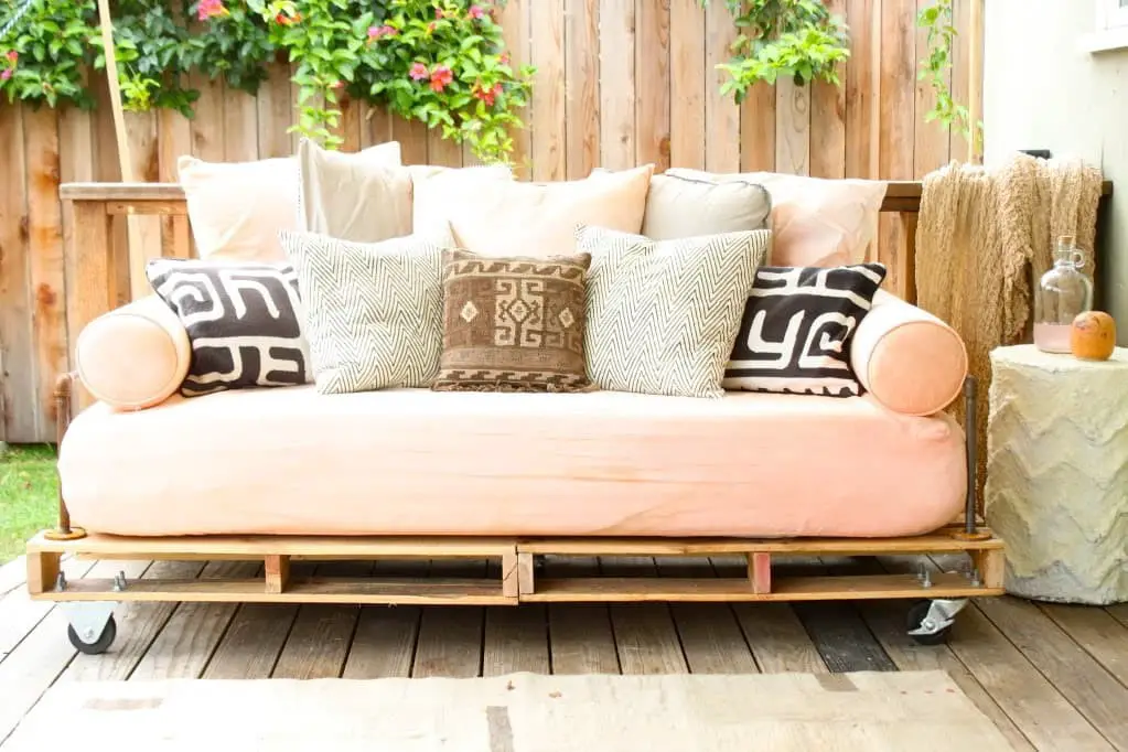 Pallet Sofa Couch Daybed