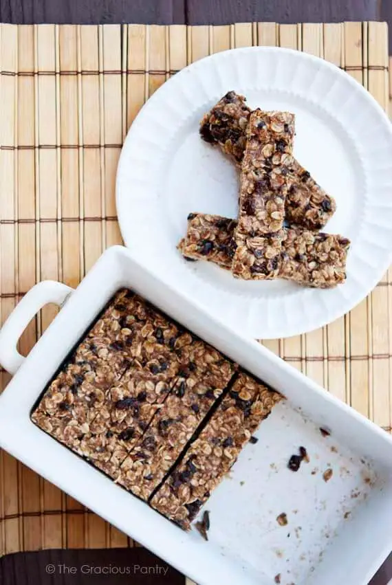 Clean Eating No Bake Oatmeal Granola Bars Recipe