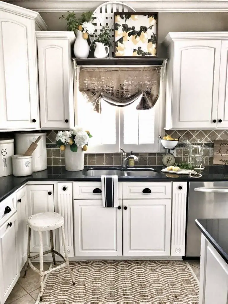 Neutral tile backsplash