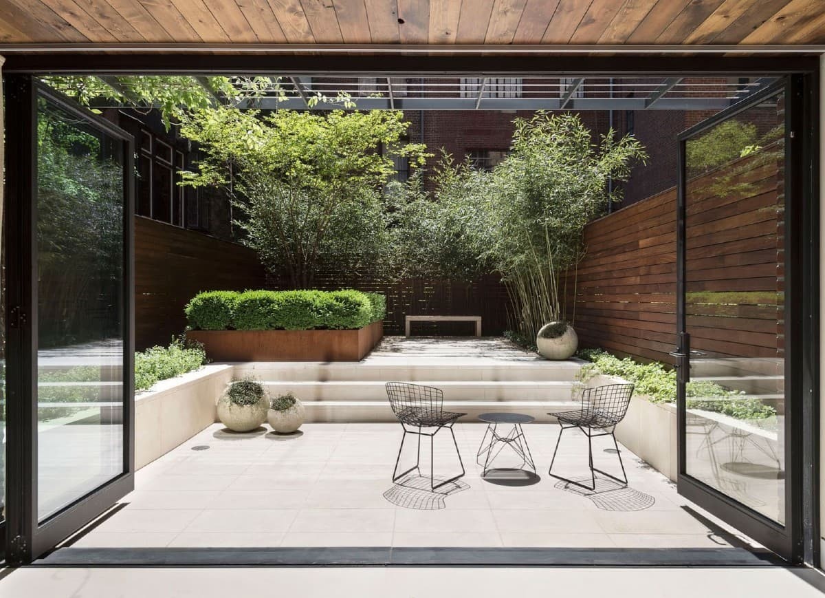 Outdoor Space with a Minimalist Feel