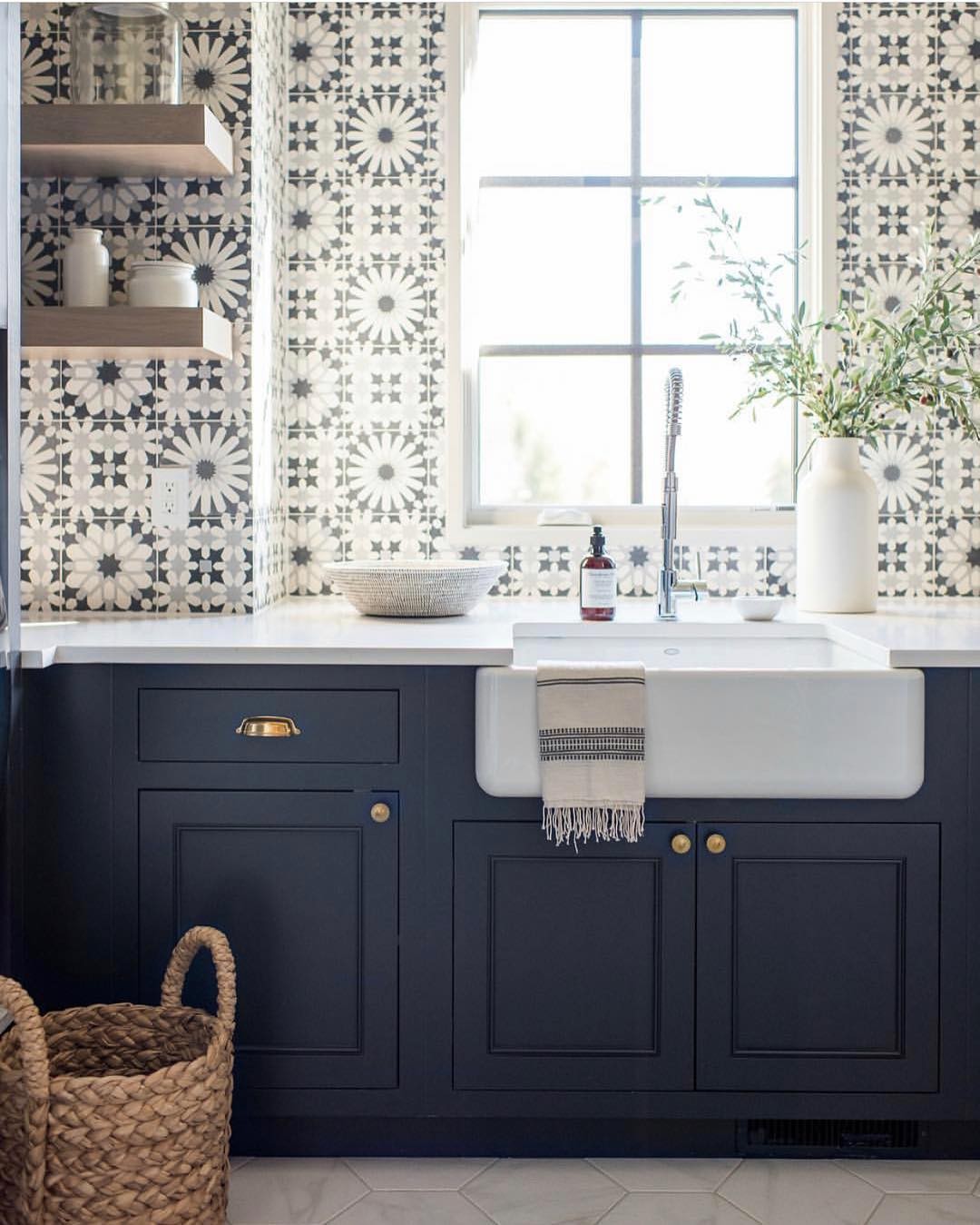 Farmhouse sink is the key attraction