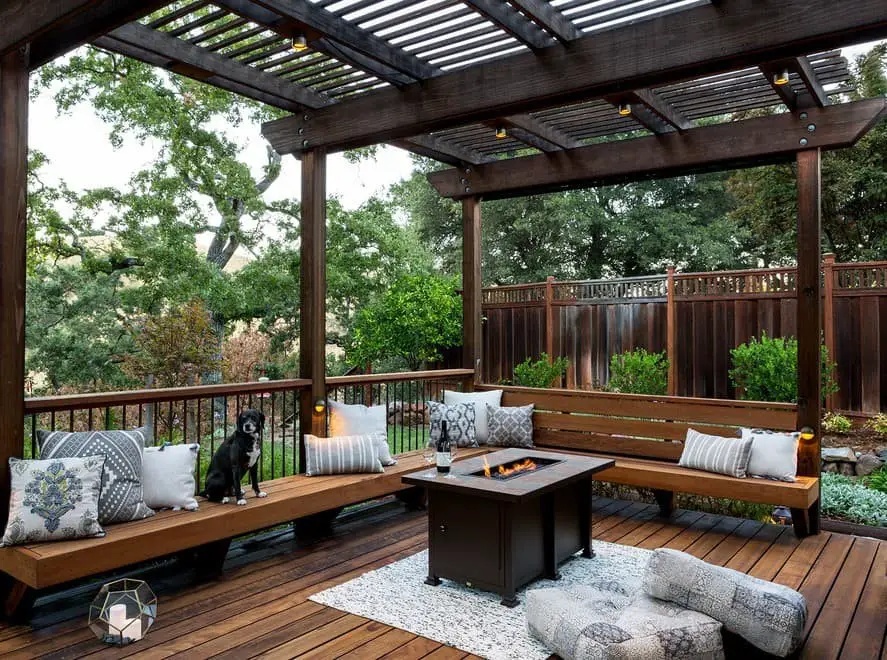 Fire pit in an outdoor living room