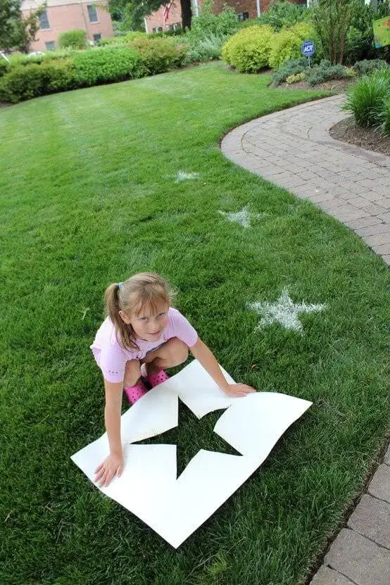 Make Lawn Stars with Flour or Spray Paint