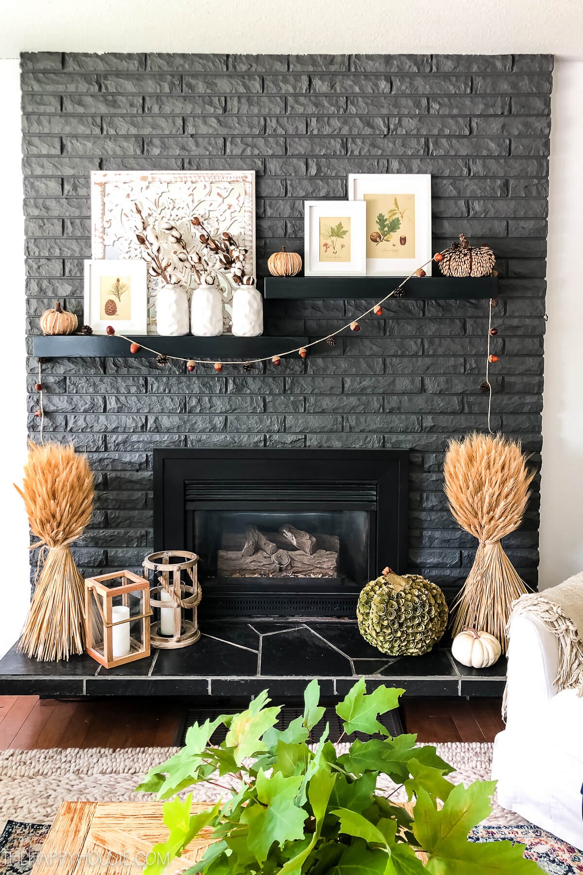 Modern farmhouse mantel décor